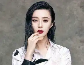 小骨到碧瑶,圆脸赵丽颖摆脱可爱只差一支眉毛
