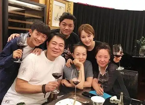 当年家有儿女卧虎藏龙,认出了关晓彤,却没认出他
