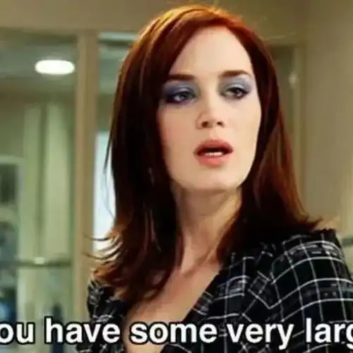 穿prada的女王15周年,安妮海瑟薇的衣橱还是这么有看头