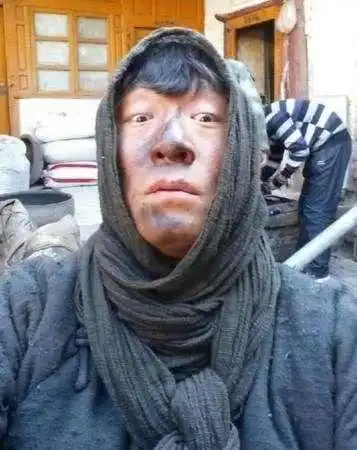 为什么越洗脸毛孔越粗大毛孔都是被你搓出来的,选对方法很重要