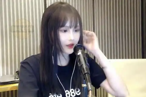 赵本山女儿球球大蜕变,大波浪加红唇变成窈窕淑女,全靠疯狂减肥