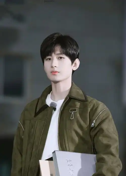 奔跑吧最新剧照李晨骑大角牛,成毅蔡徐坤传词似说rap