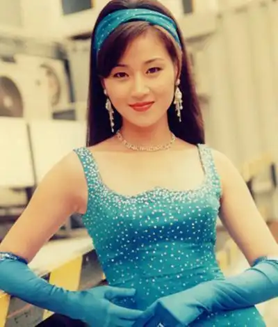 48岁万绮雯前任和老公近照,差距一目了然,感谢甄子丹不娶之恩