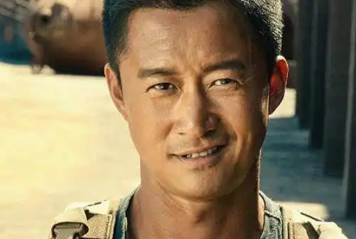 他才是战狼2最大的赢家,出场不足一分钟,连吴京也得敬他三分
