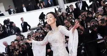 巩俐潘虹张艾嘉早年现身戛纳照片曝光这才是风华绝代
