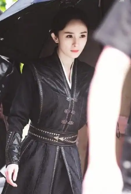 斛珠夫人官宣发布新剧照,男一陈伟霆超帅,看见男二观众血槽已空