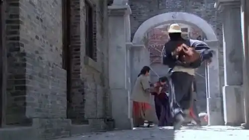 小伙飞檐走壁,无所不能,顺便还救了一美女