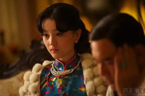 末代皇帝曝剧照赵文瑄携手何花演夫妻
