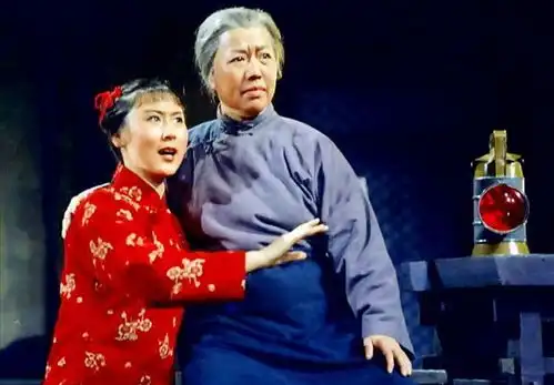 八个样板戏当年影响极大汇集全国优秀人才创作今成艺术精品