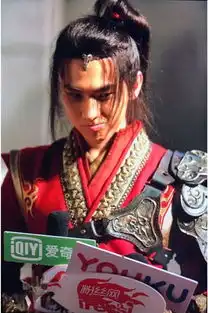 杨洋武动乾坤帅气剧照曝光,穿古装还这么萌
