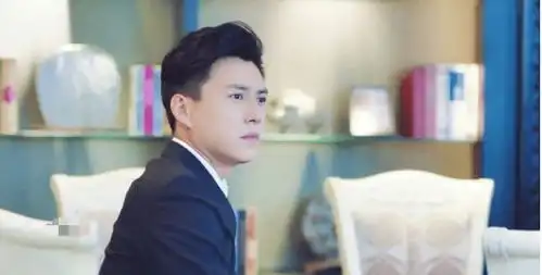 谁最适合演霸道总裁钟汉良只能排第二第一把张翰秒成部门经理
