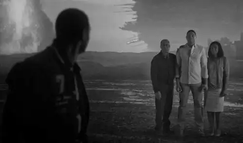 雷费舍尔曝正义联盟剧照钢骨身材高大