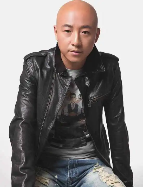 前零点乐队主唱,因为演了吴天之后变了
