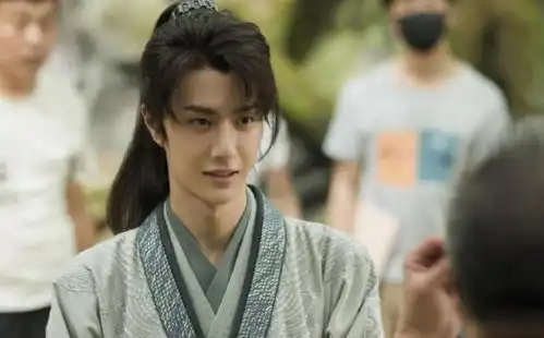 赵丽颖王一博同框路透剧照,歪头注视好甜蜜,可以明天就播吗