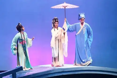 广东粤剧新一代领军人物曾小敏来郑举行文化交流演出