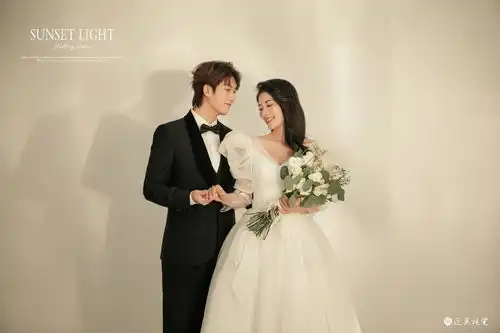 合肥memo迈莫视觉阜阳全新研发怦然心动室内光影婚纱照