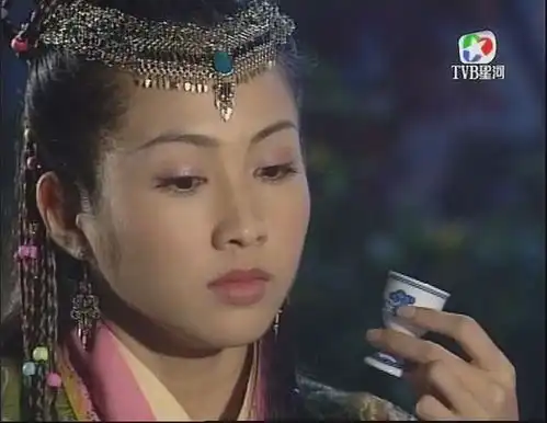女明星戏中喝酒杨幂唯美,刘亦菲销魂,赵丽颖高贵,而她成经典
