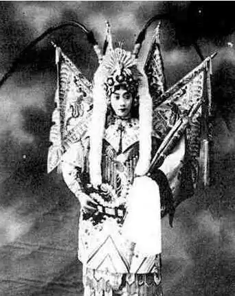 梅兰芳为他俩洒下伤心泪