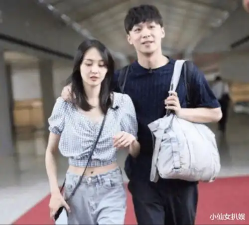 知名娱记曝郑爽事件可疑,孩子可能没代孕成功,3处细节耐人寻味
