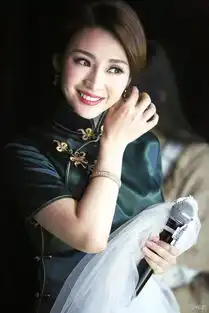 柳岩微博生活私照玲珑曲线大秀风情
