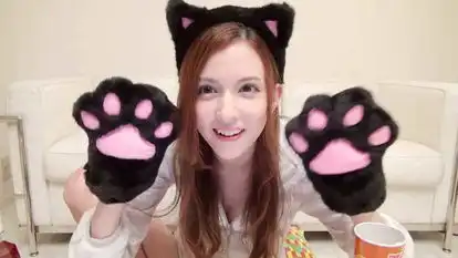 泷泽萝拉自曝支持热刺宅男女神将观战英超亚洲杯
