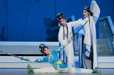 广东粤剧精美剧照欣赏曾小敏粤剧艺术专场全新演绎白娘子
