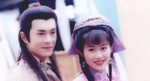 与古天乐是经典cp,tvb女神晒照庆结婚22年,老公古装不输丁鹏
