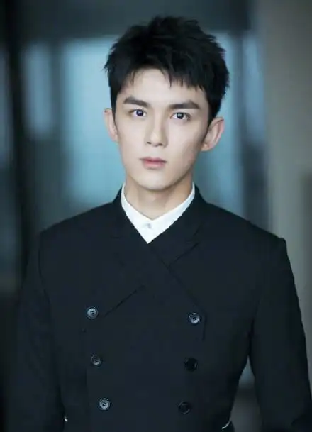 被流星花园道明寺的菠萝头圈粉,网友王鹤棣撞脸吴磊了
