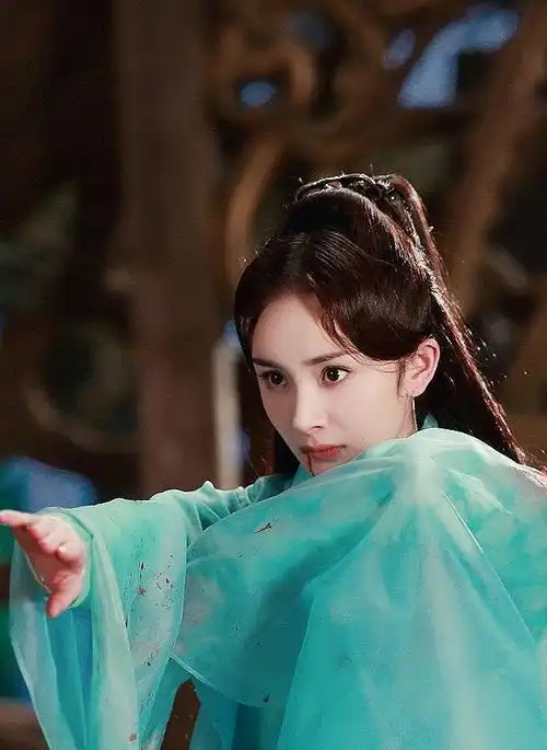 重温了杨幂十里桃花美照,发现巨美,曾经喷的人良心发现了吗
