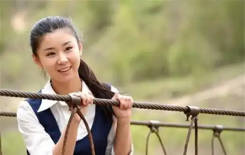 冯巩女儿16岁出道火遍全国,从不拍吻戏,初吻只给老公
