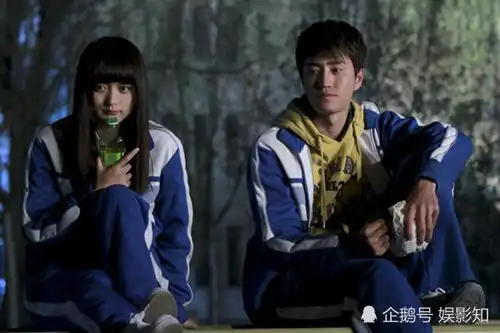 遇见你就像跋山涉水遇见一轮月亮,你是白月光她是红玫瑰