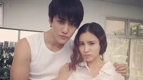 捕捉泰浪和一吻中aom妹子的幻想片段
