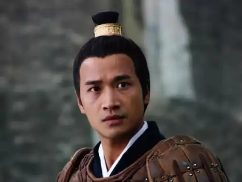 皇帝请丞相吃饭,却不给筷子,丞相转身离去,皇帝此人该杀了