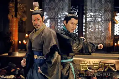 组图武则天曝张丰毅剧照挥剑怒砍杀气足