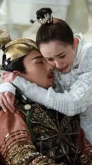 花木兰刘亦菲从军剧照引热议,杨幂赵丽颖等女星男装盘点
