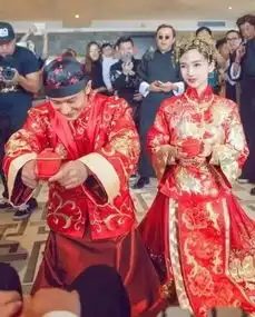 如何在千篇一律的婚礼中脱颖而出,一件最美凤冠霞帔就够了

