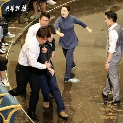 倒计时10天这一场雷雨,是他的舞台剧首秀
