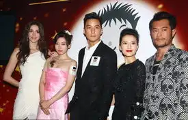 香港国际电影节开幕单身男女主创集体亮相