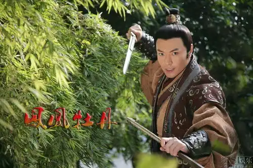 凤凰牡丹首曝剧照谭耀文李泰兰谱写爱情史诗
