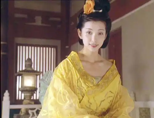 她一心想要成为武则天第二,却在私会情郎的路上被乱刀砍死
