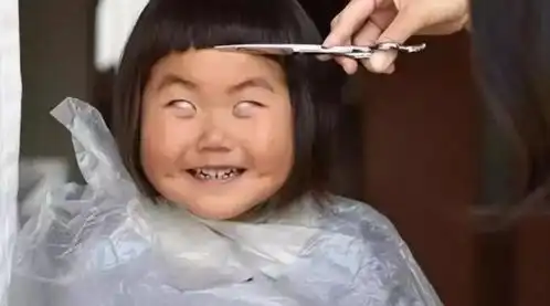 二胎妈妈狂晒女儿1000张丑照走红网络,网友不要停