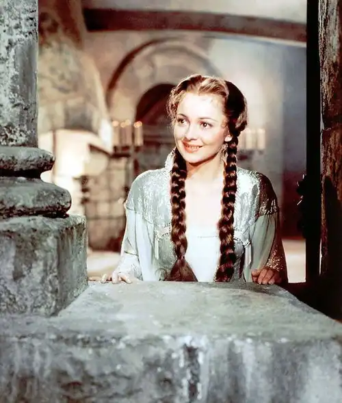 乱世佳人最后一位主演去世,年轻时甜美可人,老了也依旧优雅
