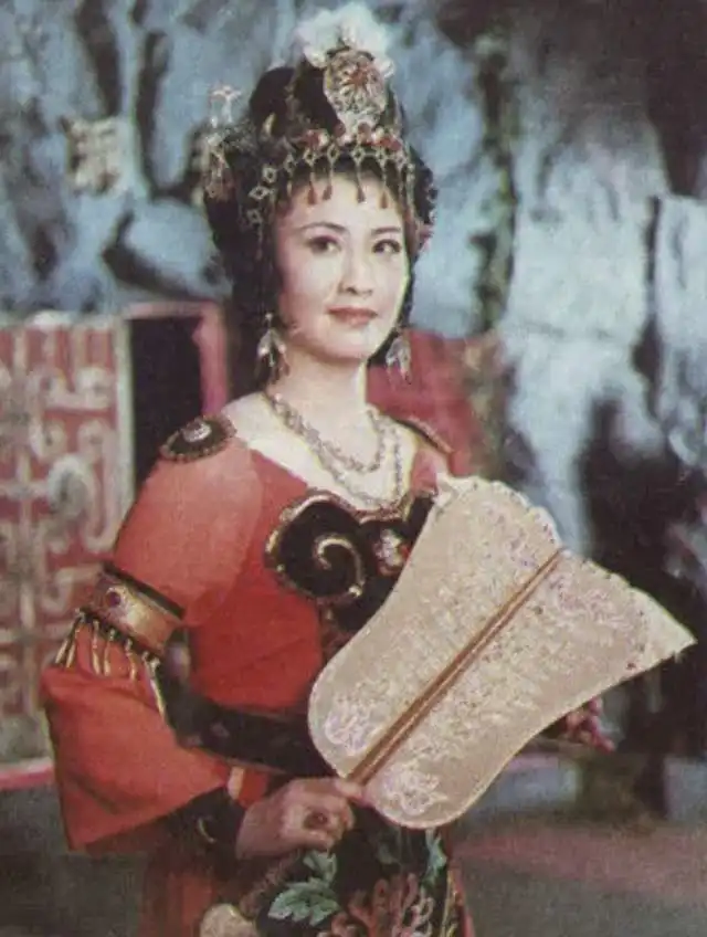 西游记主演去世六小龄童晒旧照悼念,开播35年已有32人离世
