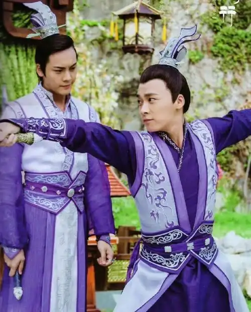 李易峰新剧演人鱼虐恋,造型多变惊艳,女主是香蜜中又美又飒的她
