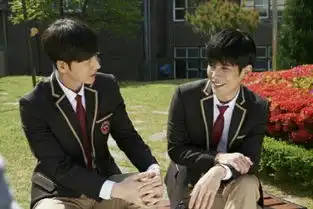 朴海镇吴涟序等演员合作的奶酪陷阱电影版杀青了