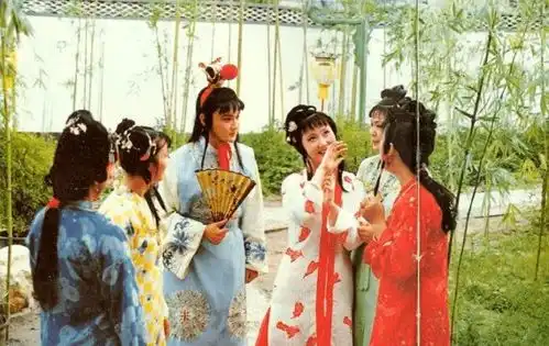 87版红楼梦晓旭假哭,比真哭还让人心疼,蒋梦婕硬挤泪真滑稽