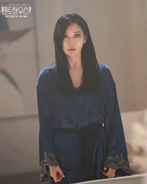 跟着金顺玉有笑话看,顶楼里有正能量狗血,美艳金素妍用心嘶吼