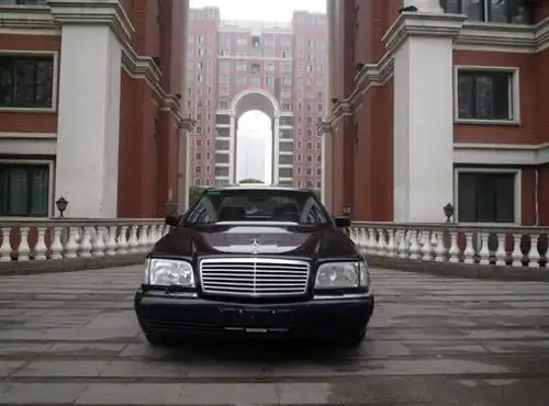 古惑仔陈浩南座驾秒杀山鸡霸气悍马不敌十三妹百万奔驰
