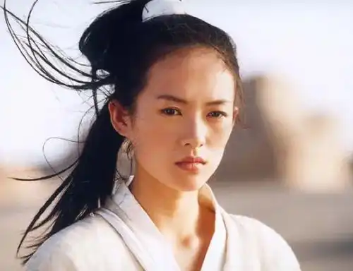 章子怡现场哽咽感谢张艺谋的栽培,离婚后的她人气事业双丰收