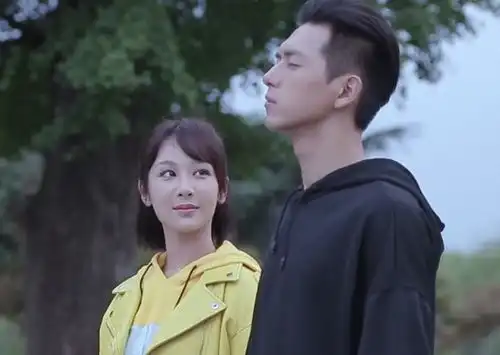 你微笑时很美踩电竞圈吃红利,难怪口碑不及亲爱的热爱的